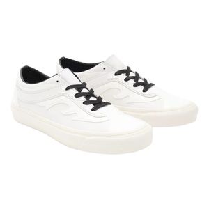30) VANS UA bold ni ft true white/black flamez NWT mens sz 9